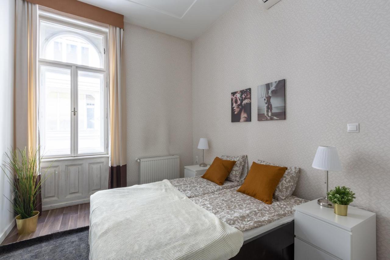 Vintage Downtown By Izabell Apartment Budapest