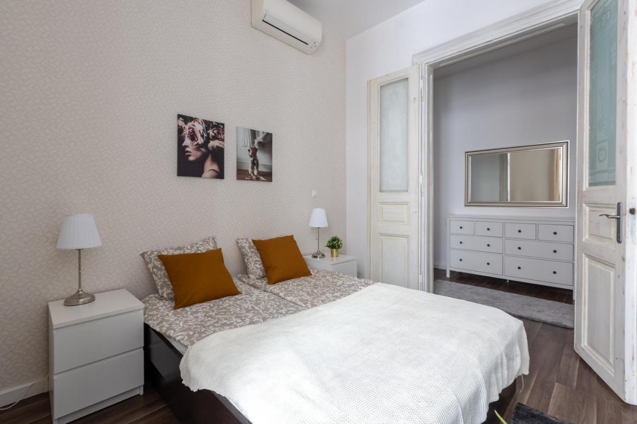 Vintage Downtown By Izabell Apartment Budapest