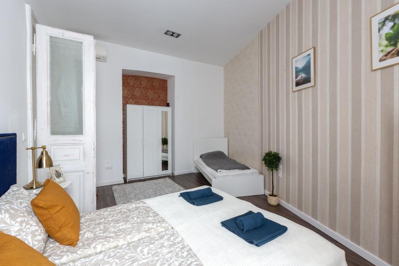 Apartment Vintage Downtown By Izabell *